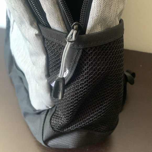 Swiss Gear 18" Multi Pockets with Padded Laptop Backpack. - Picture 4 of 12